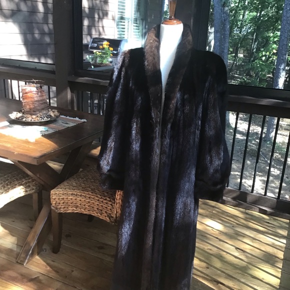 Natural female full length mahogany mink coat - Picture 5 of 16